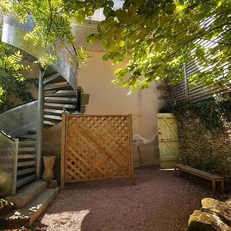 Apartamento Logis Du Chateau La Pierre Levee, 15 Minutes Du Puydufou La Gaubretiere