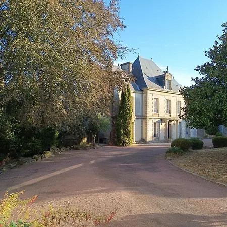 Chateau La Pierre Levee, Le Logis-15 Minutes Du Puydufou * La Gaubretiere